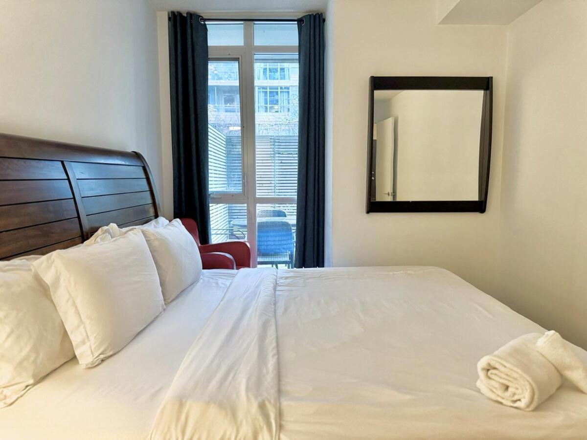 Kingbed & Bunkbed & Terrace Διαμέρισμα Τορόντο Εξωτερικό φωτογραφία